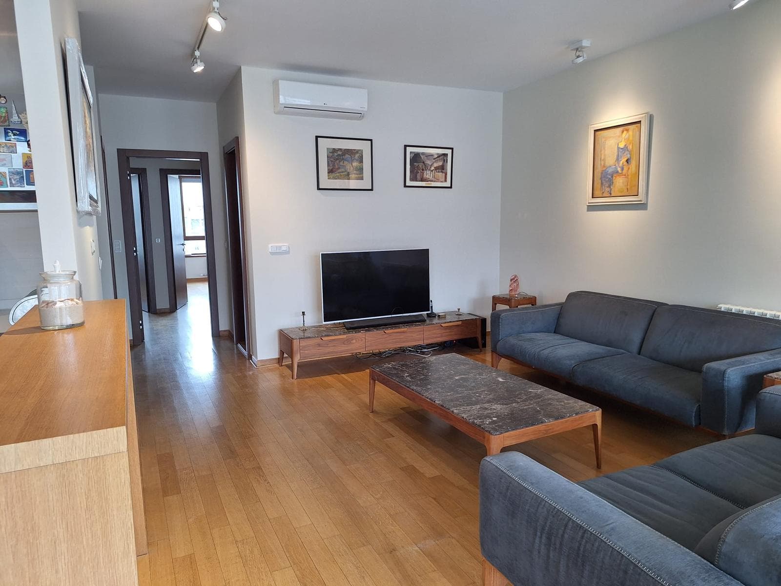 Momo Kapora Suite — 2