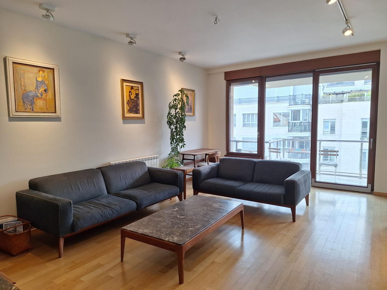Momo Kapora Suite — 5