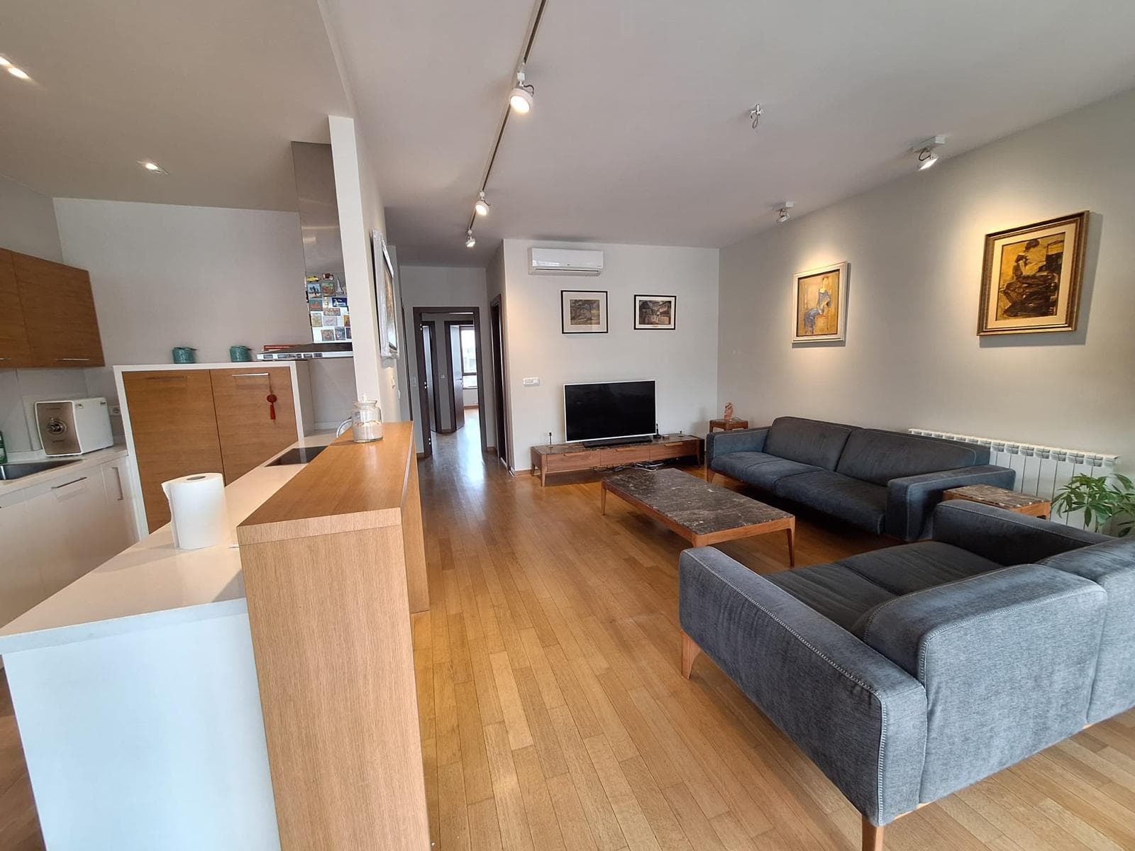 Momo Kapora Suite — 10