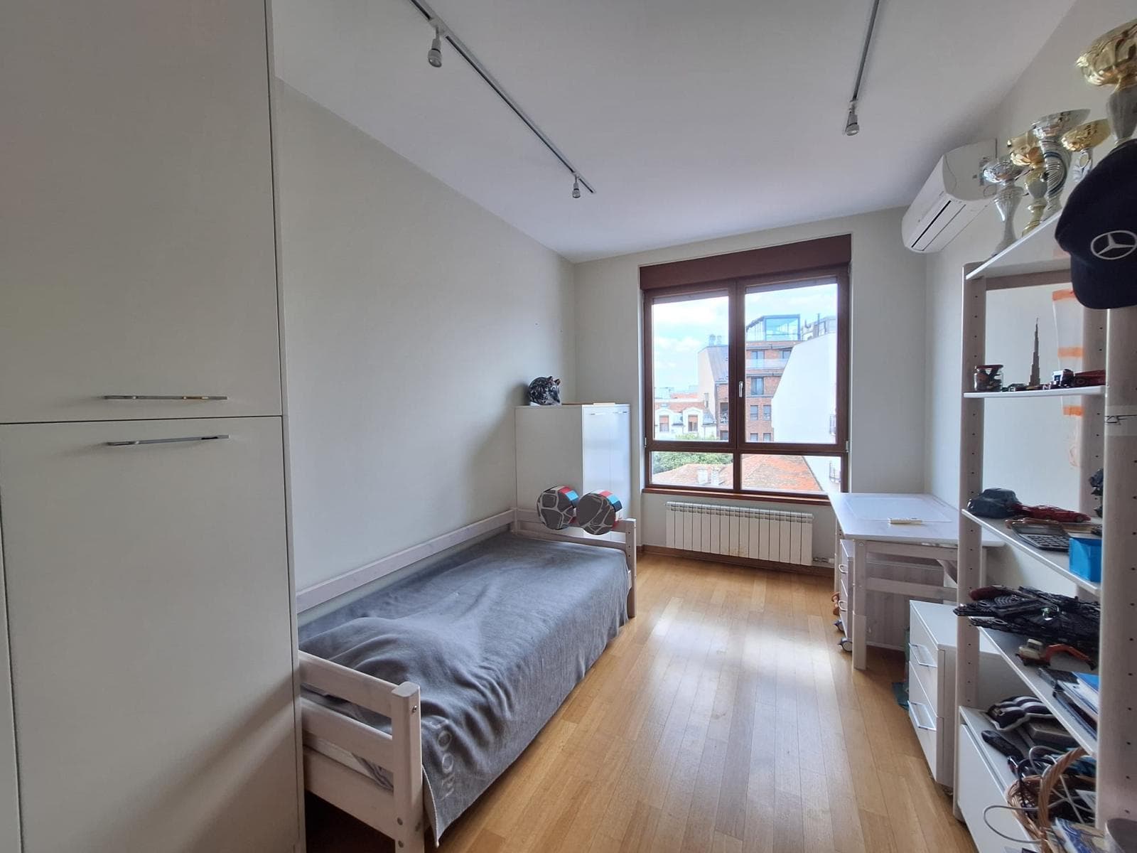 Momo Kapora Suite — 15