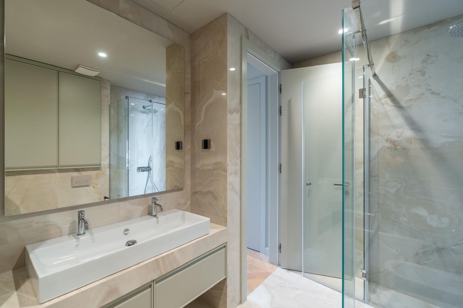 Brand-New Apartment in Mice Orlovića Street — 9